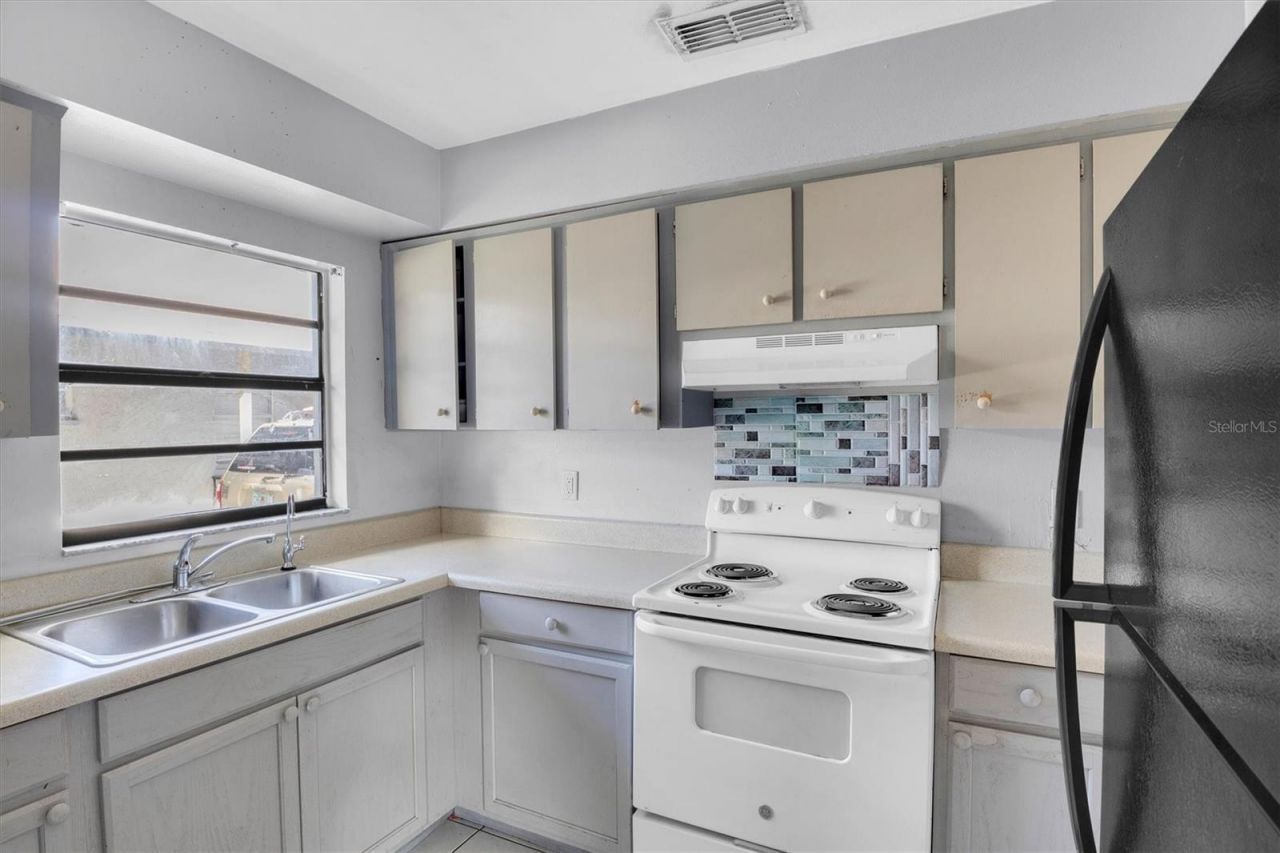 2464 Chestnut Woods Drive, Lakeland, FL 33815 Photo