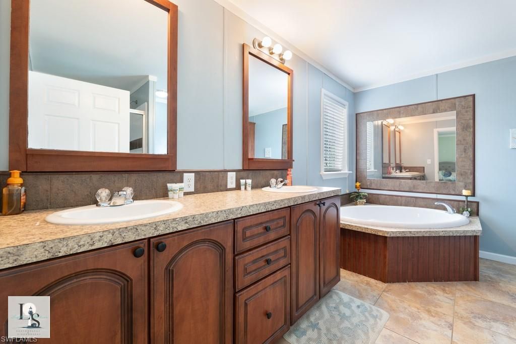 5209 Western Dr, Saint James City, FL 33956 Photo