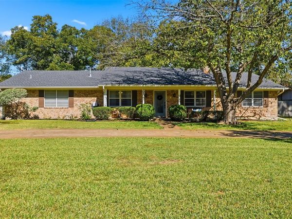 703 E Pennsylvania Avenue, Van, TX 75790