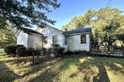 1544 Central Street photo 4