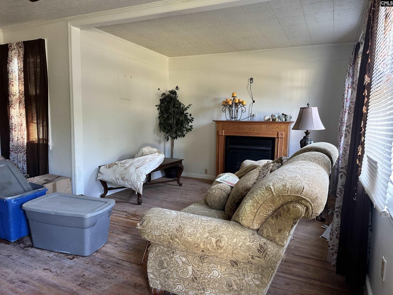 1544 Central Street Photo 7