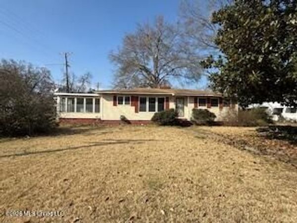 208 W Monroe Avenue, Greenwood, MS 38930