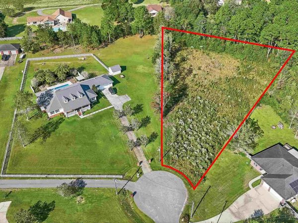 1950 Meander Cir, Cantonment, FL 32533