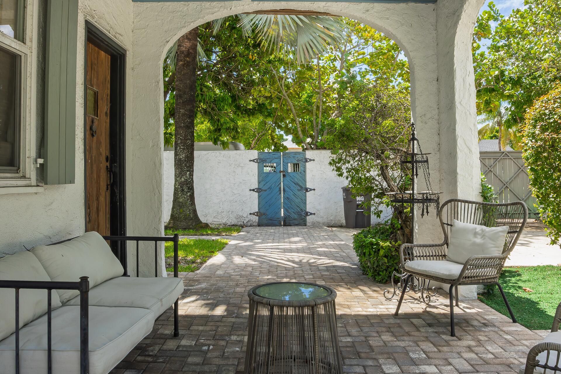 717 Forest Hill Boulevard, West Palm Beach, FL 33405 Photo