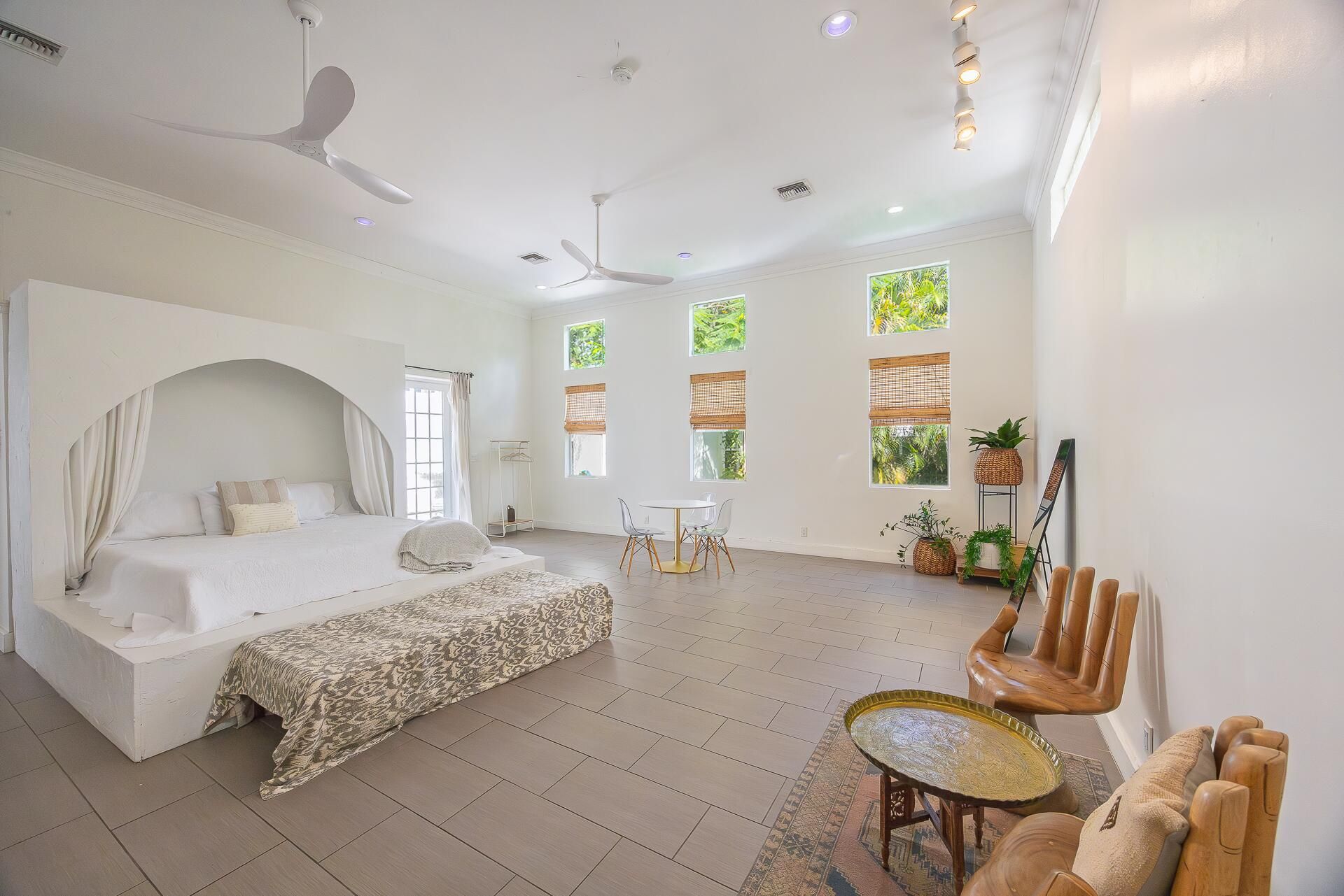 717 Forest Hill Boulevard, West Palm Beach, FL 33405 Photo