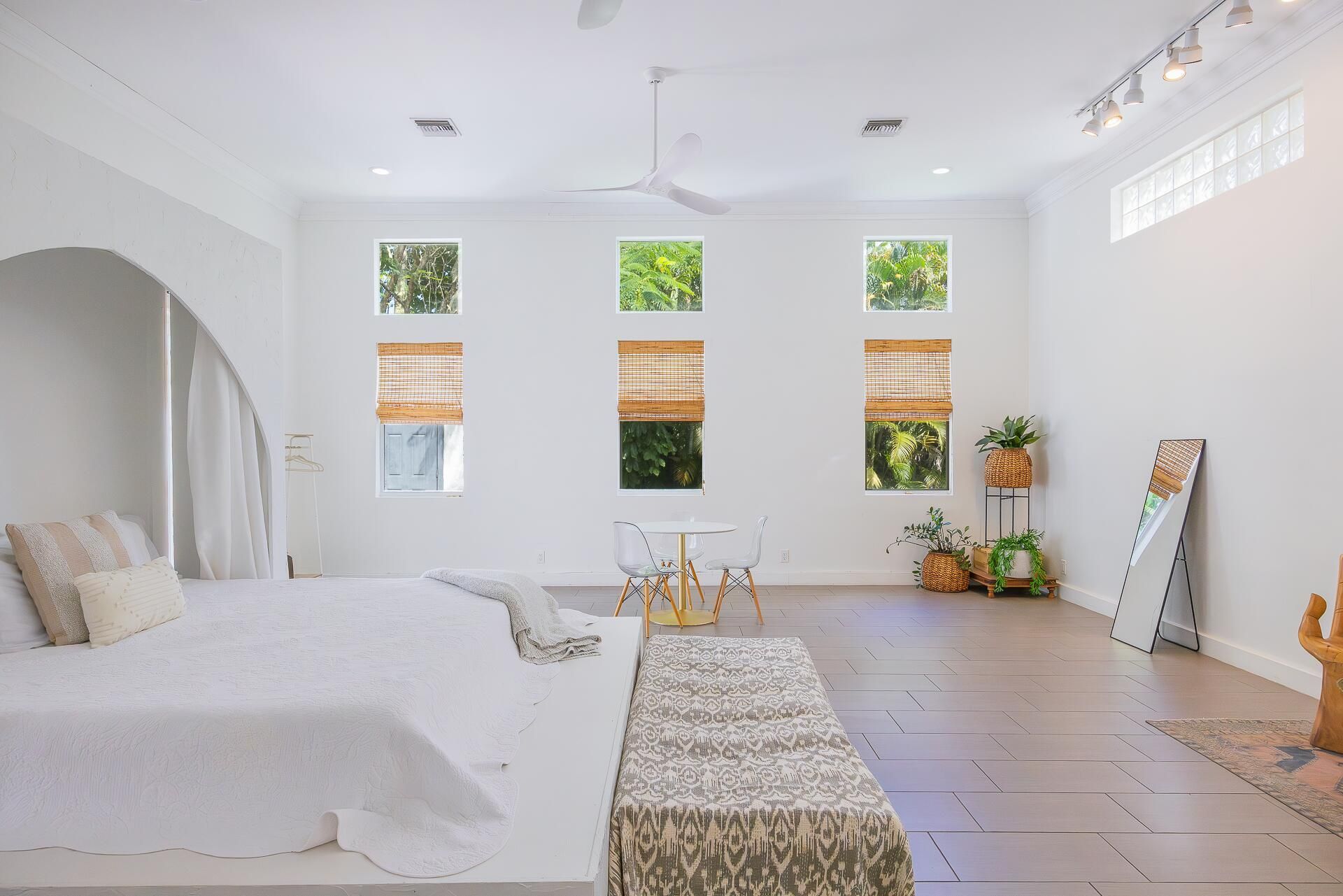 717 Forest Hill Boulevard, West Palm Beach, FL 33405 Photo