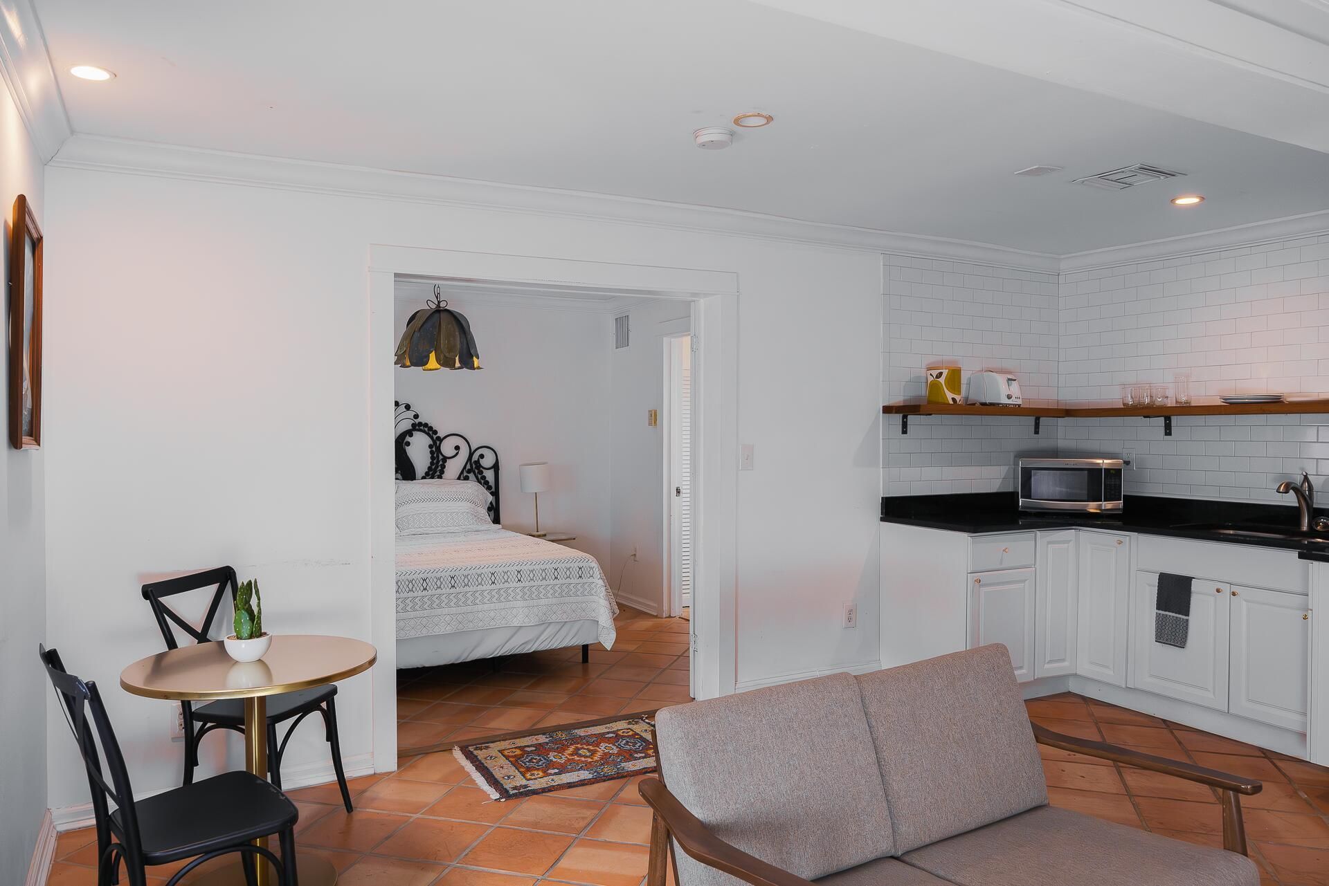 717 Forest Hill Boulevard, West Palm Beach, FL 33405 Photo