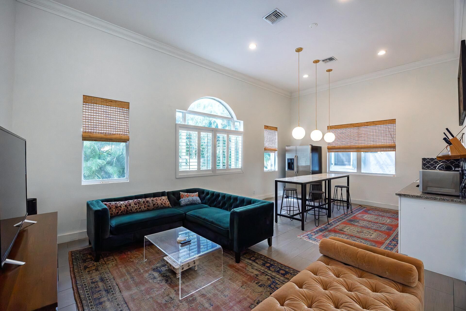 717 Forest Hill Boulevard, West Palm Beach, FL 33405 Photo