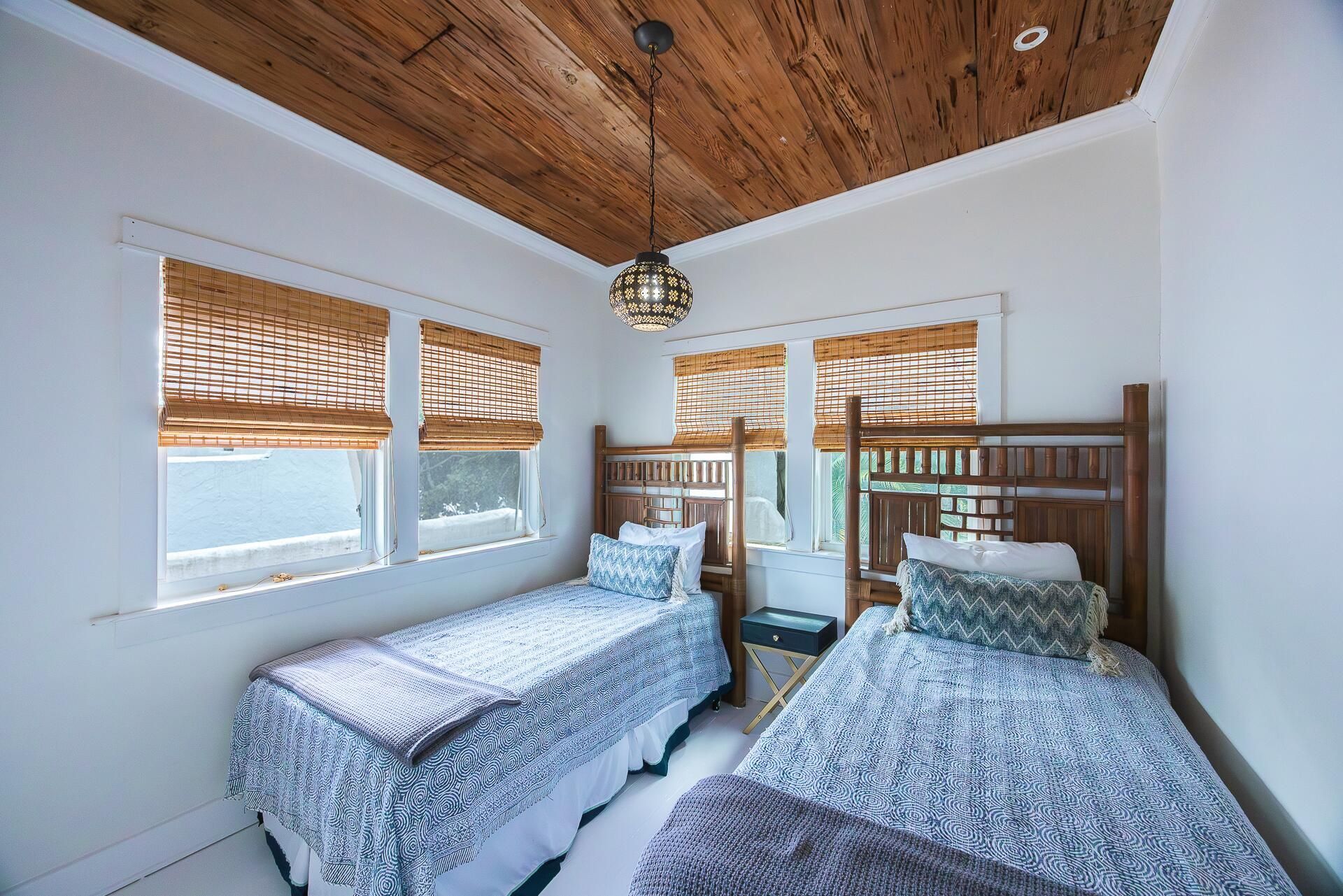 717 Forest Hill Boulevard, West Palm Beach, FL 33405 Photo