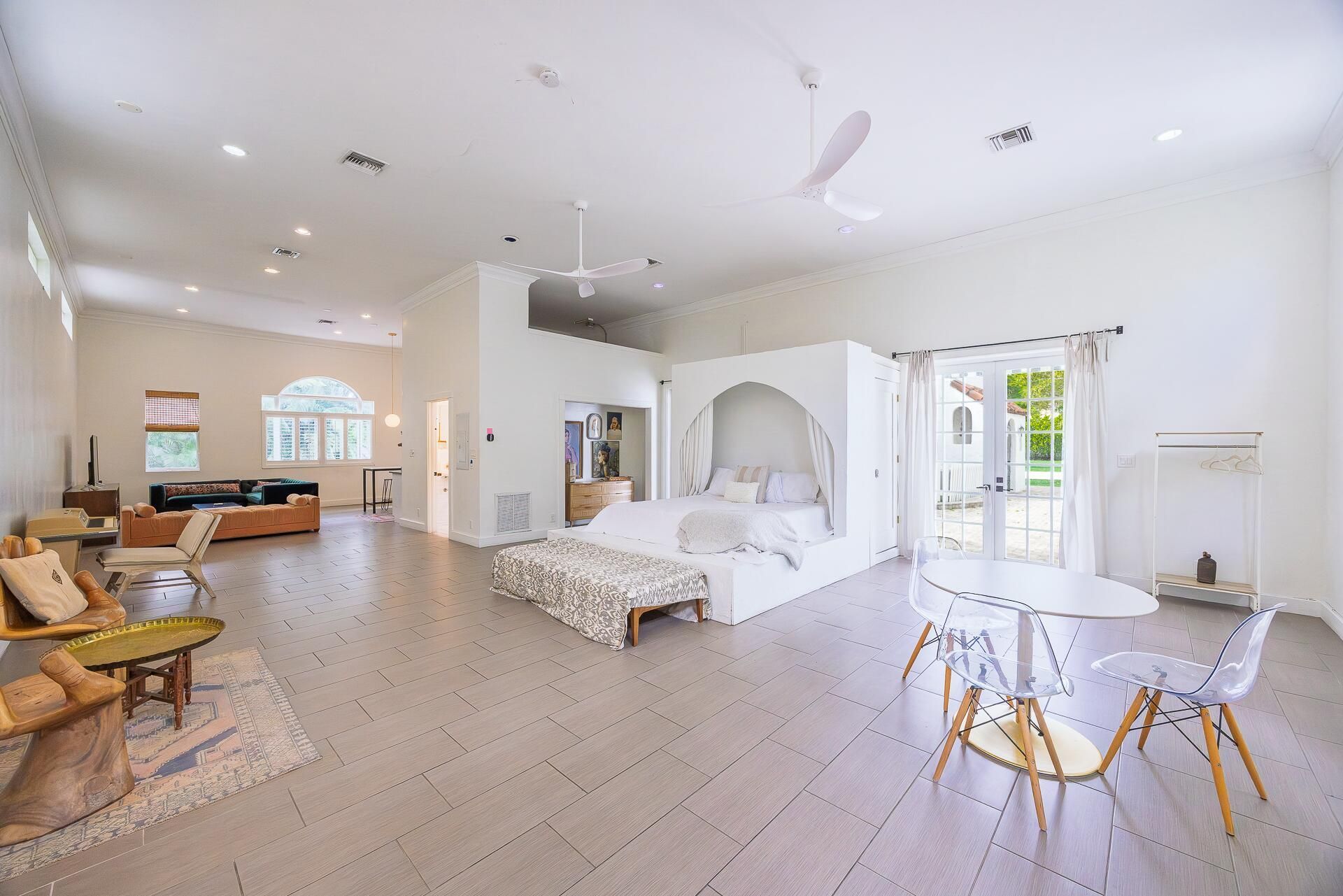 717 Forest Hill Boulevard, West Palm Beach, FL 33405 Photo