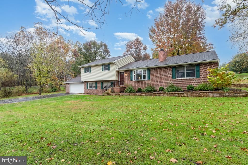 6825 GLATFELTERS STATION ROAD, SEVEN VALLEYS, PA 17360