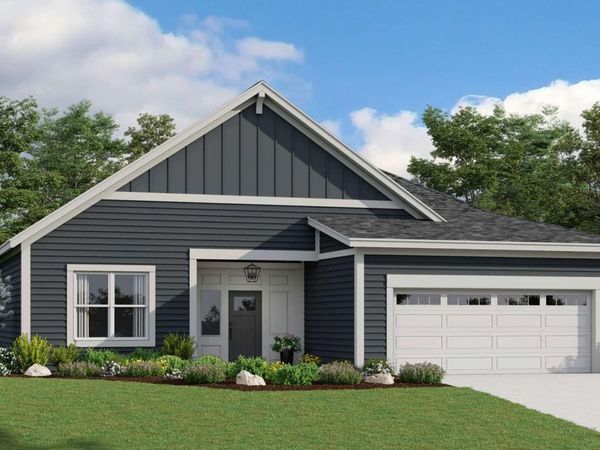 4708 Knapp Bluff Drive NE, Grand Rapids, MI 49525