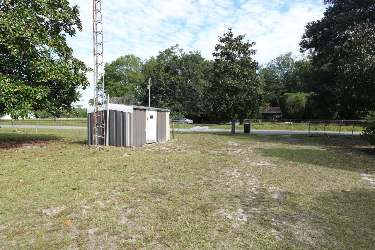 207 New Grade Road Photo 2