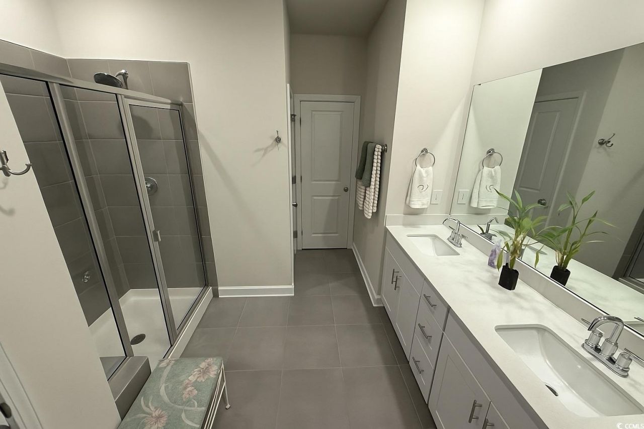 435 Rollins Dr. Photo 10