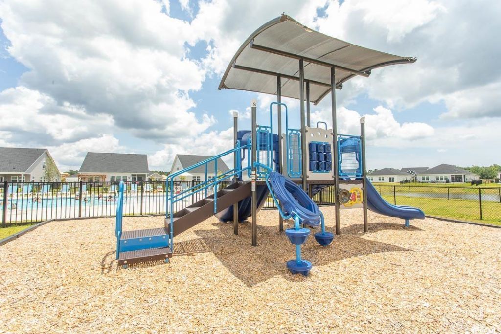 435 Rollins Dr. Photo 23