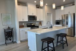 435 Rollins Dr. photo 4