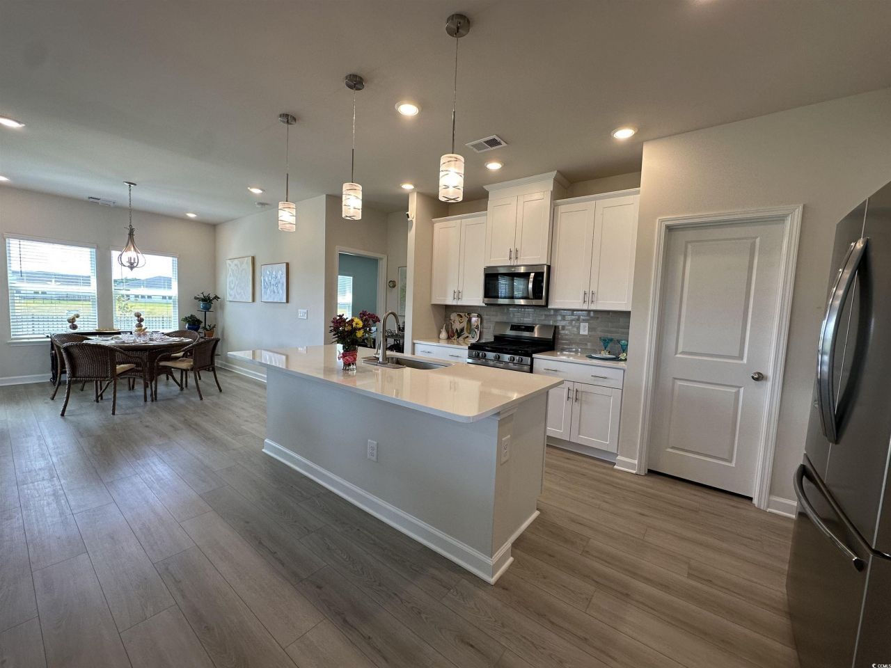 435 Rollins Dr. Photo 7