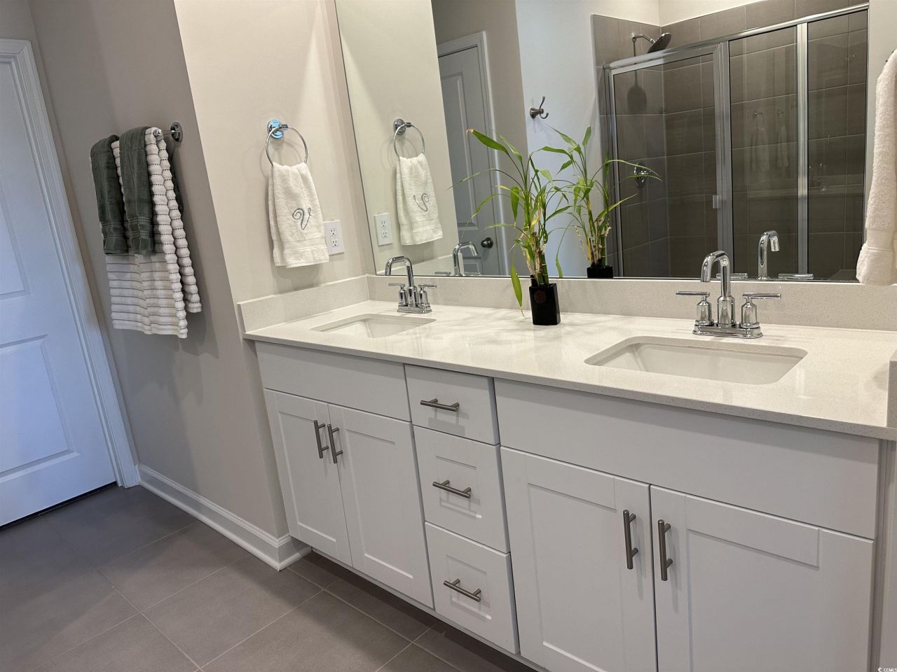 435 Rollins Dr. Photo 9