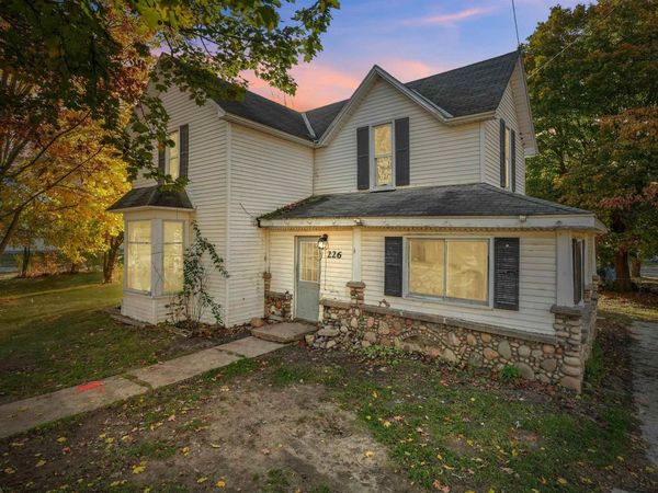 226 Gladwin Street S, Lake City, MI 49651