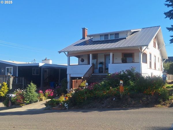 175 S 6TH ST, Reedsport, OR 97467