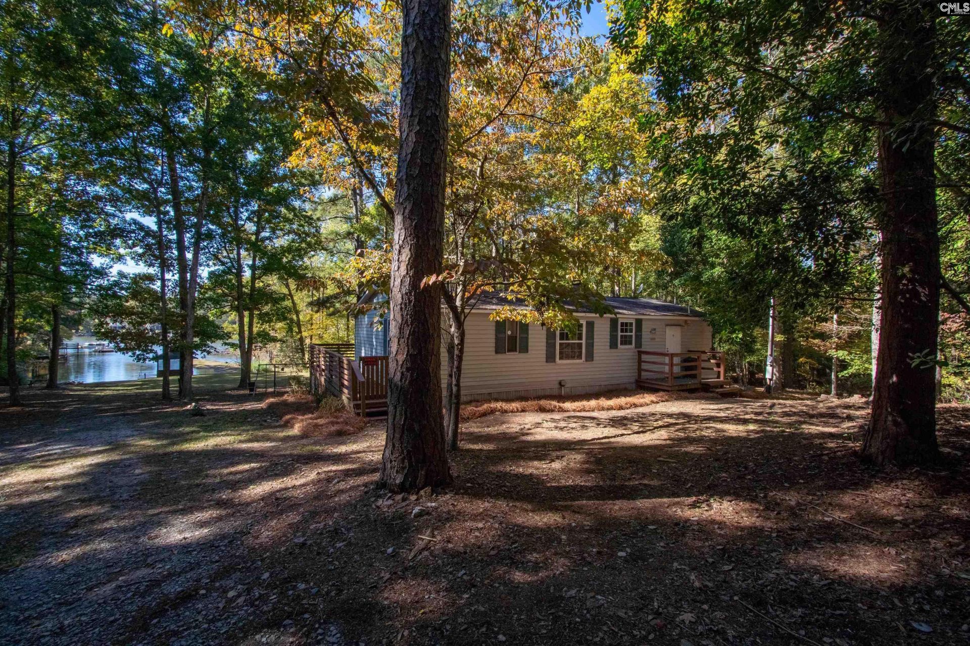 938 Blacksgate Road E Photo 12