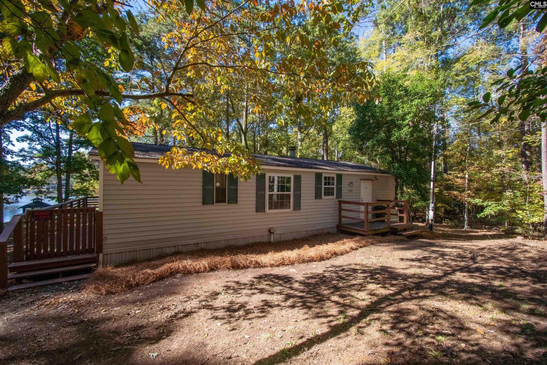 938 Blacksgate Road E Photo 13