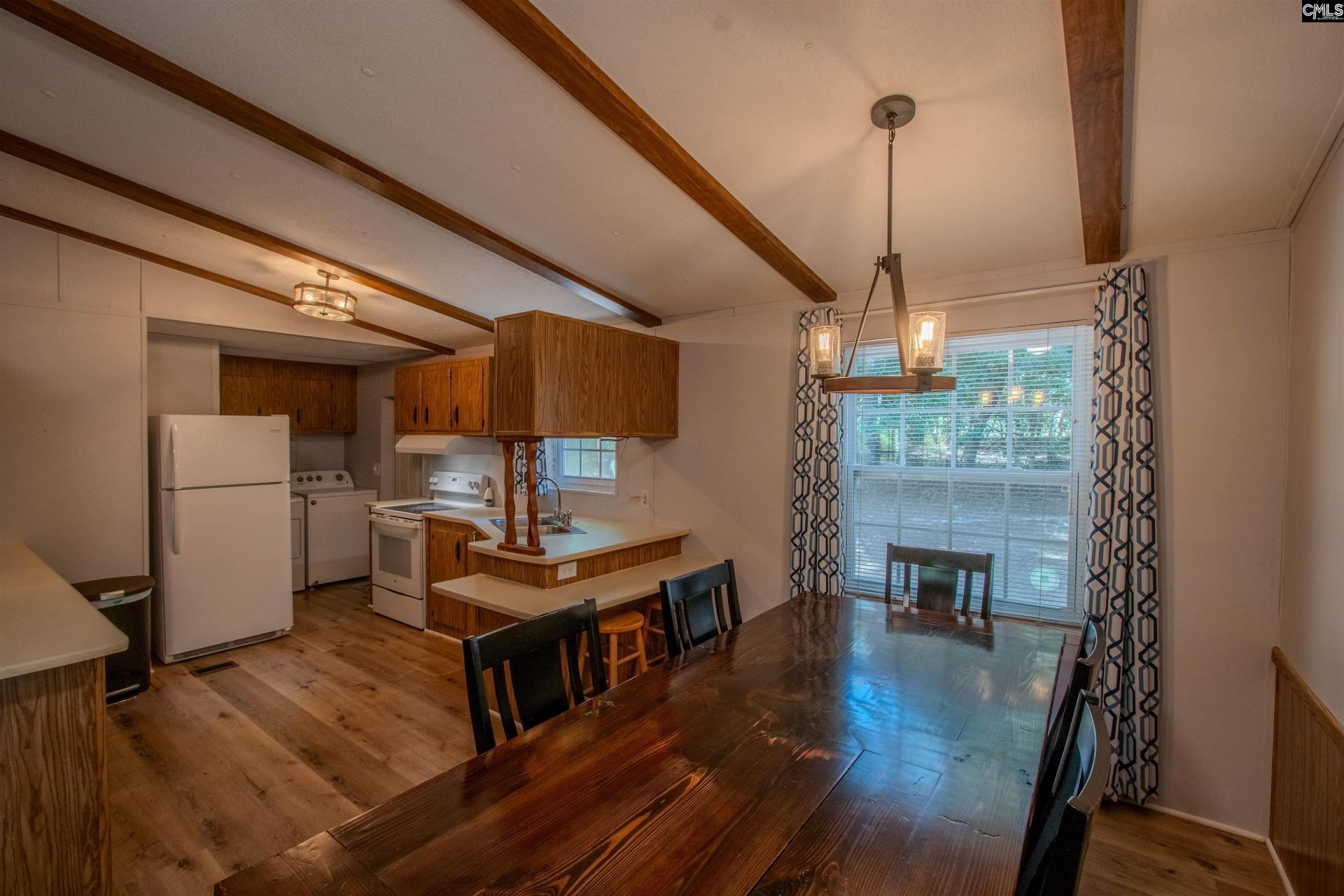 938 Blacksgate Road E Photo 14