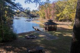 938 Blacksgate Road E photo 4