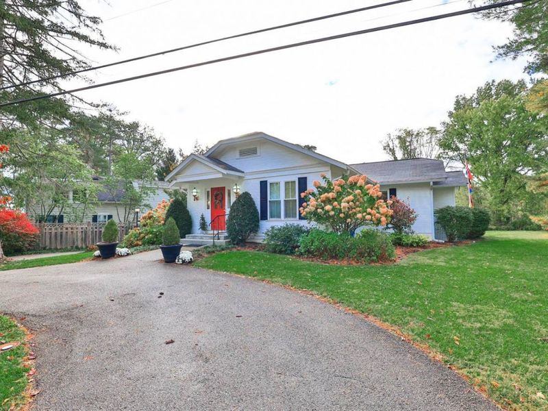 8815 Old Indian Hill Road, Indian Hill, OH 45243 Photo 2