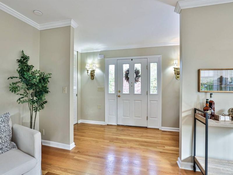 8815 Old Indian Hill Road, Indian Hill, OH 45243 Photo 5