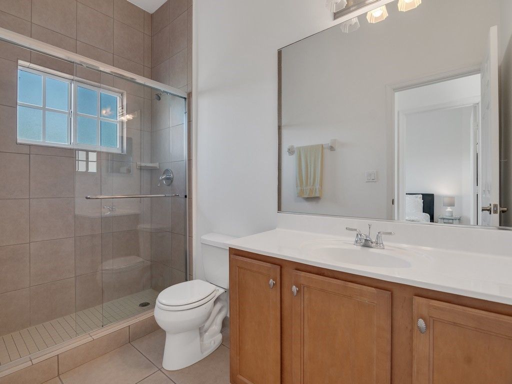 520 7th Square, Unit 201, Vero Beach, FL 32962 Photo
