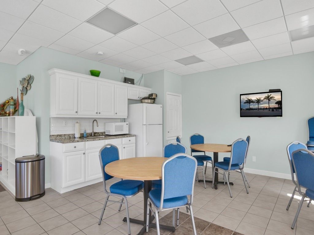520 7th Square, Unit 201, Vero Beach, FL 32962 Photo