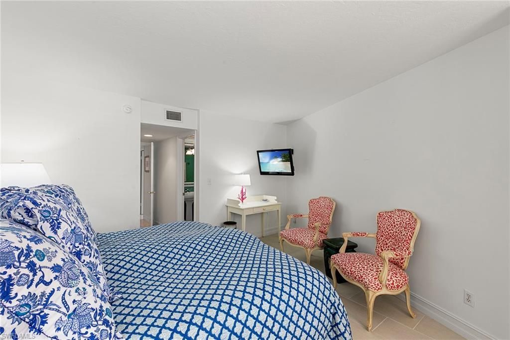 2398 Gulf Shore Blvd N, Unit 101, Naples, FL 34103 Photo