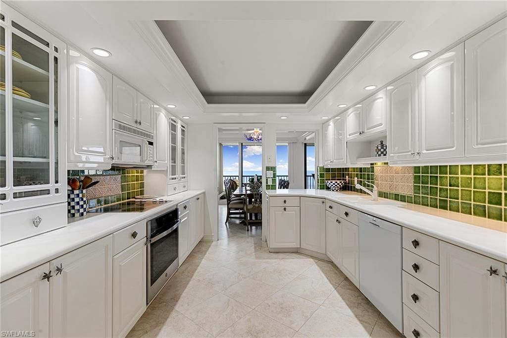 2398 Gulf Shore Blvd N, Unit 101, Naples, FL 34103 Photo