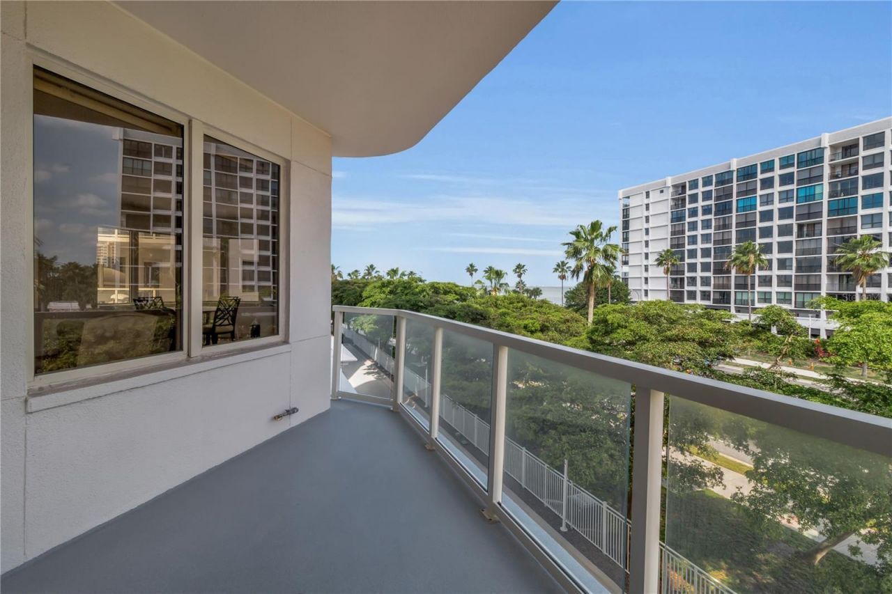 128 Golden Gate Point, Unit 301B, Sarasota, FL 34236 Photo