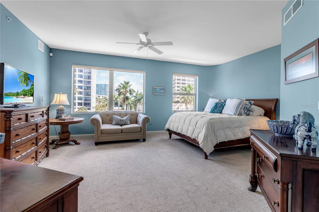 128 Golden Gate Point, Unit 301B, Sarasota, FL 34236 Photo