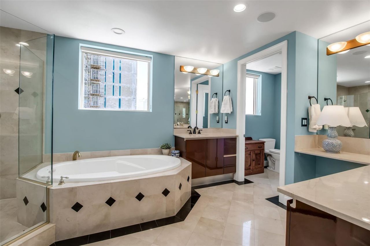 128 Golden Gate Point, Unit 301B, Sarasota, FL 34236 Photo