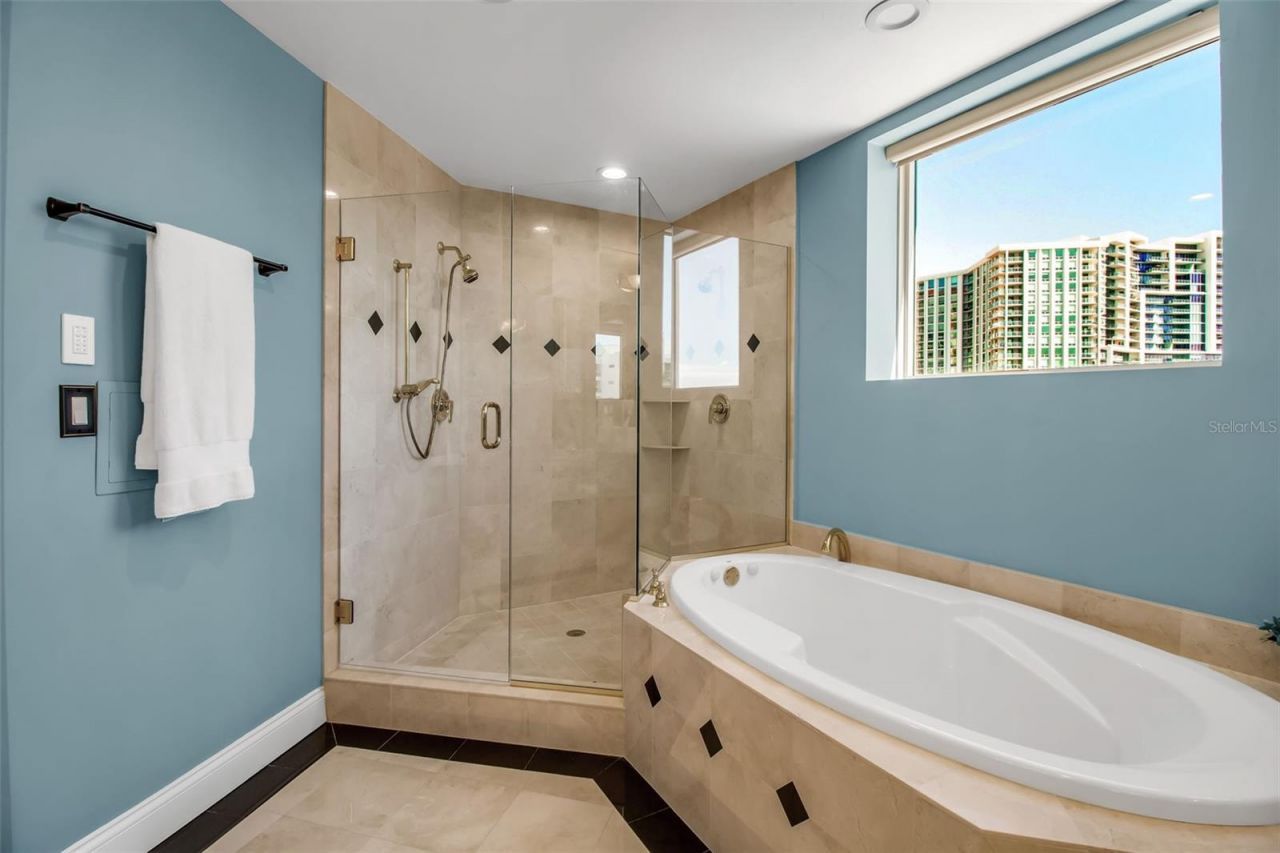 128 Golden Gate Point, Unit 301B, Sarasota, FL 34236 Photo