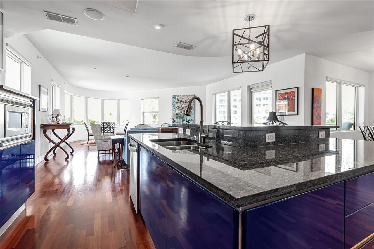 128 Golden Gate Point, Unit 301B, Sarasota, FL 34236 Photo