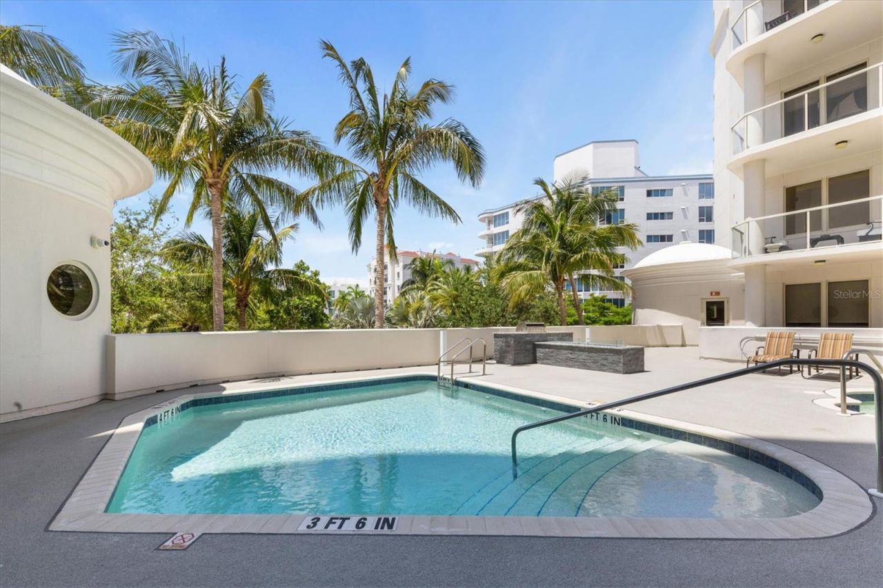 128 Golden Gate Point, Unit 301B, Sarasota, FL 34236 Photo