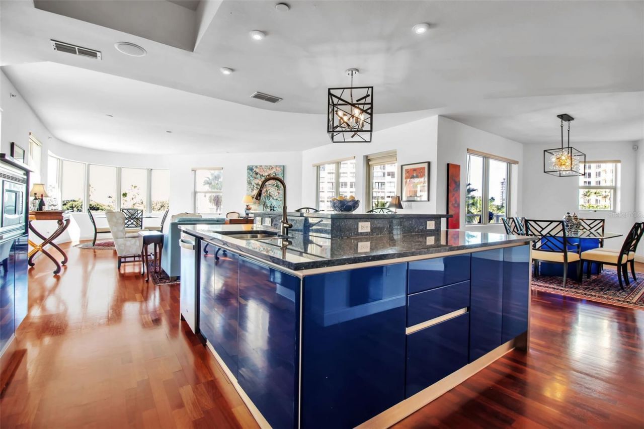 128 Golden Gate Point, Unit 301B, Sarasota, FL 34236 Photo