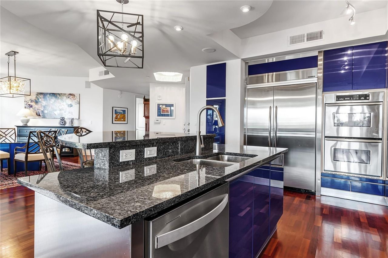 128 Golden Gate Point, Unit 301B, Sarasota, FL 34236 Photo