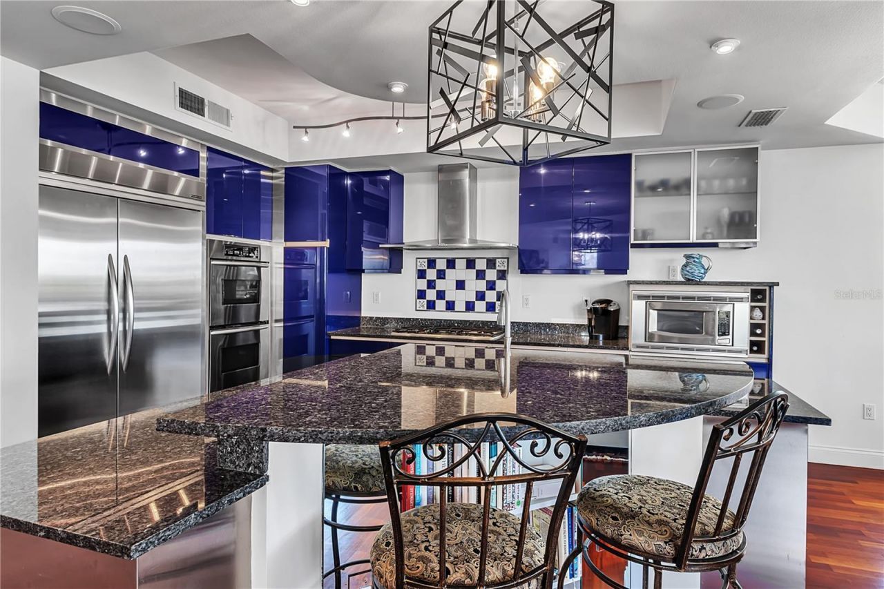 128 Golden Gate Point, Unit 301B, Sarasota, FL 34236 Photo