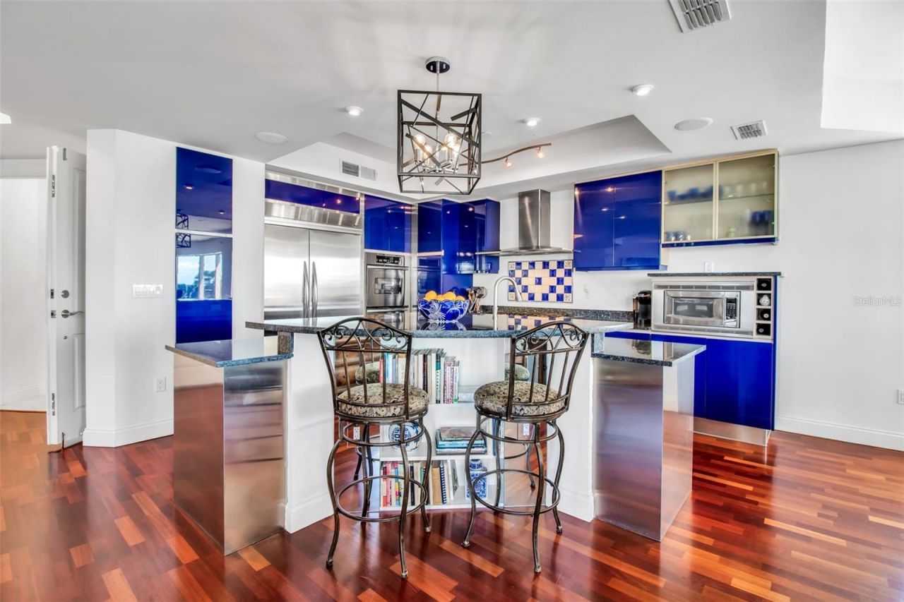 128 Golden Gate Point, Unit 301B, Sarasota, FL 34236 Photo