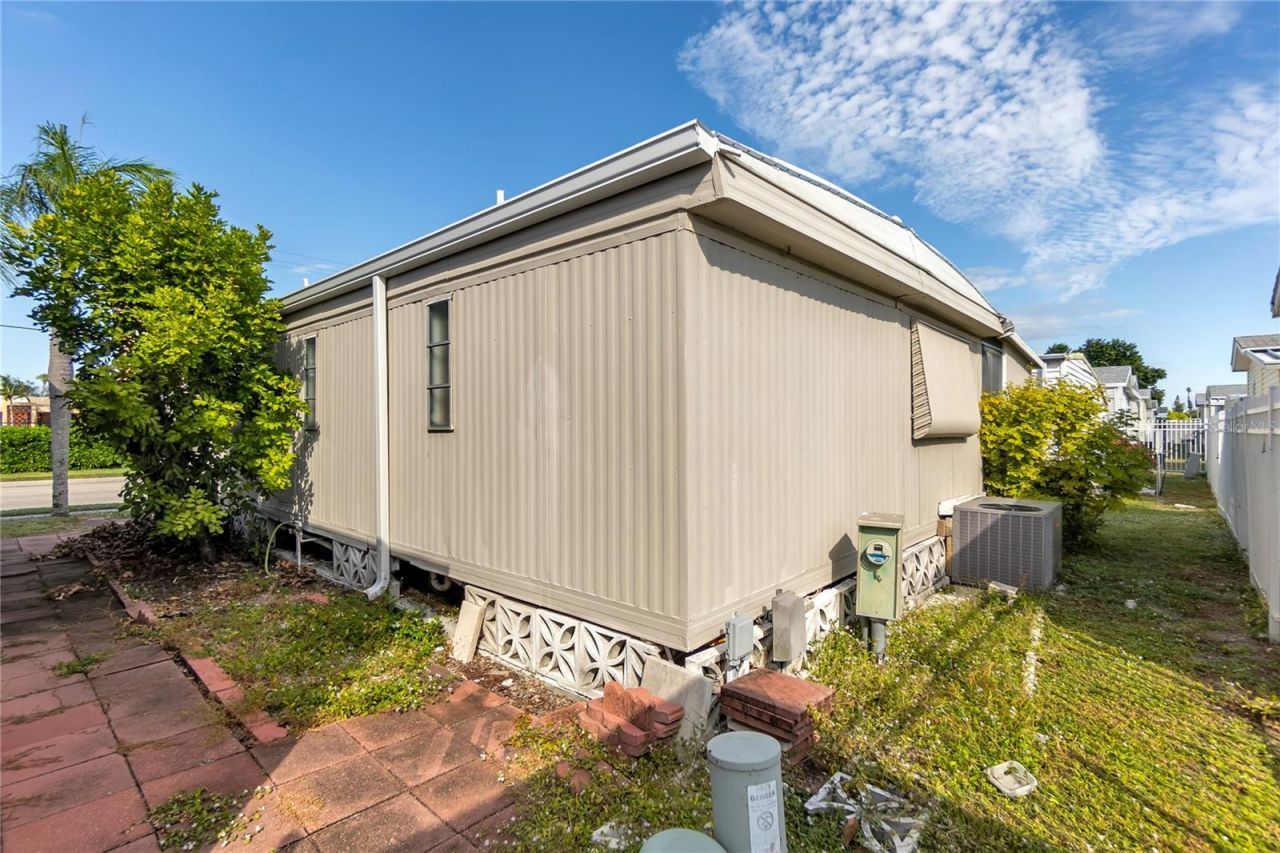 1709 W 21st Avenue W, Bradenton, FL 34205 Photo