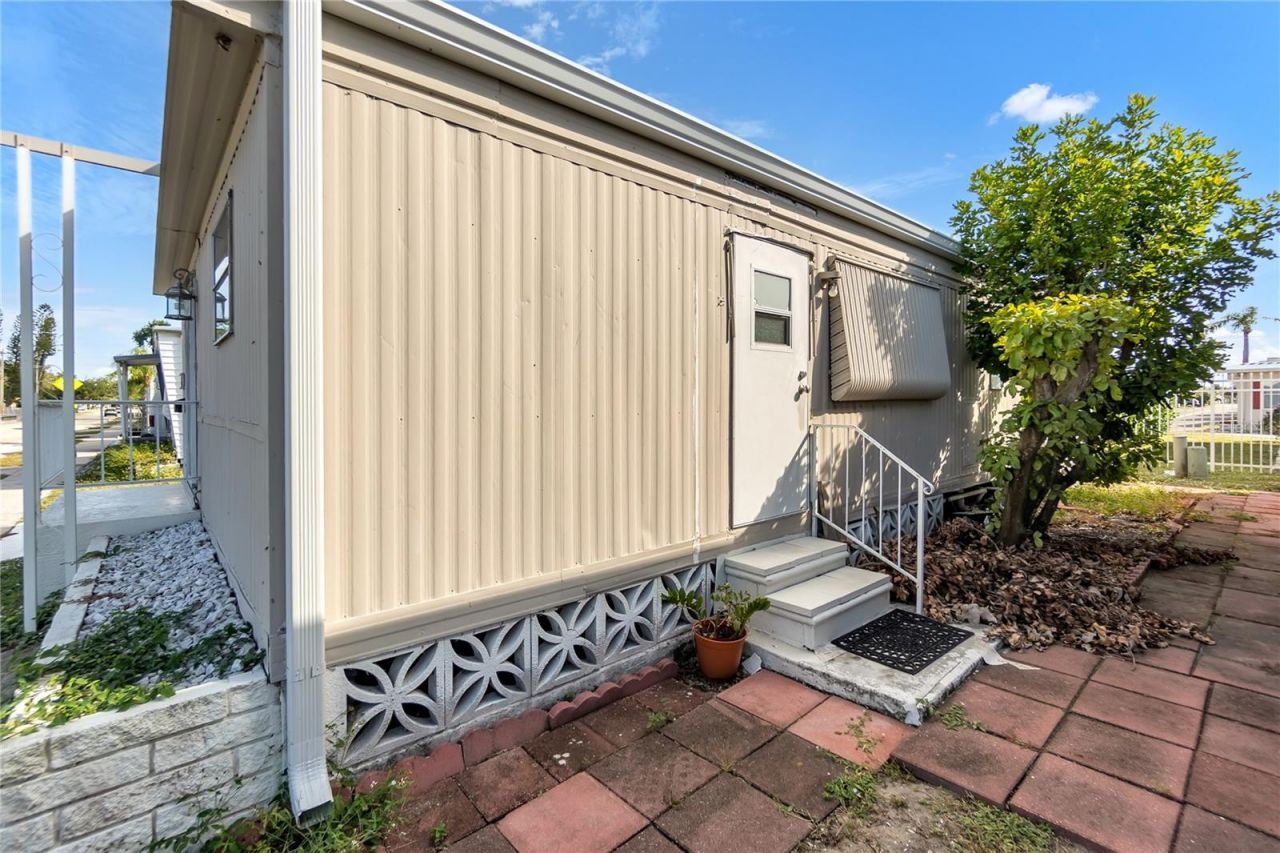 1709 W 21st Avenue W, Bradenton, FL 34205 Photo