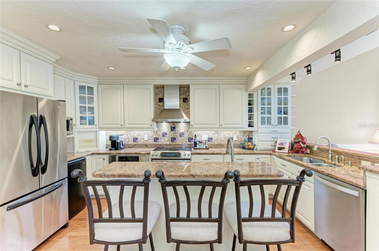 12 Tidy Island Boulevard, Bradenton, FL 34210 Photo