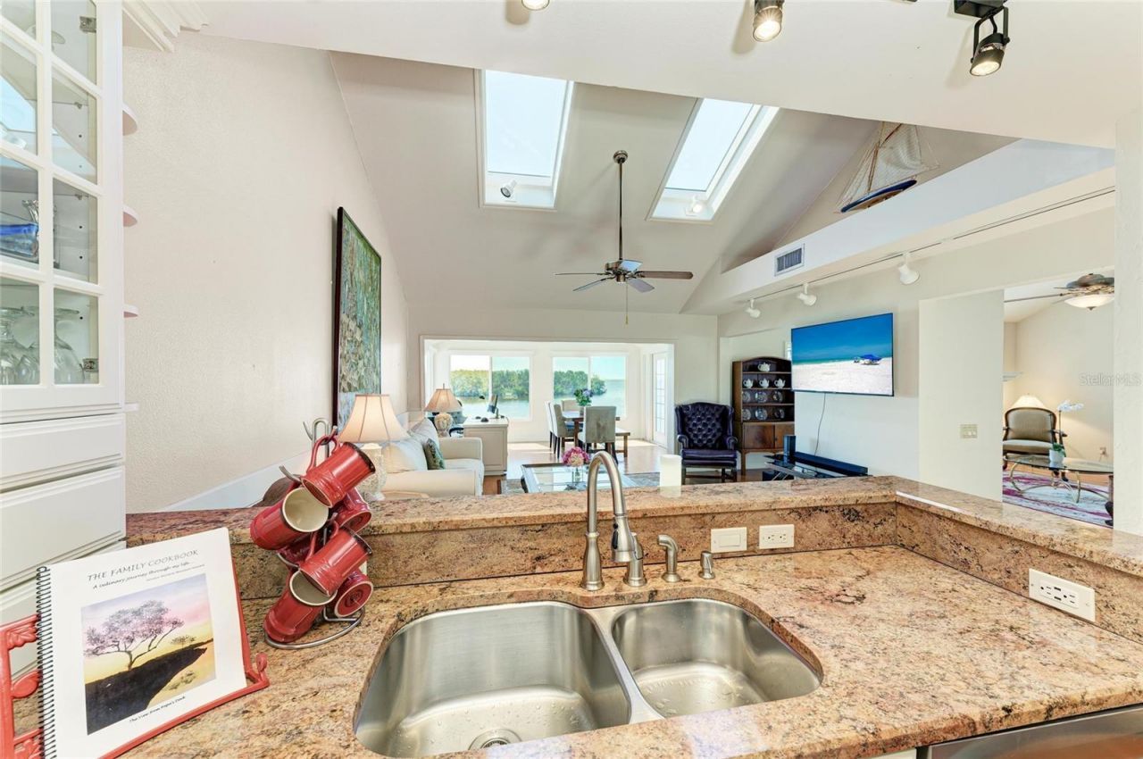 12 Tidy Island Boulevard, Bradenton, FL 34210 Photo