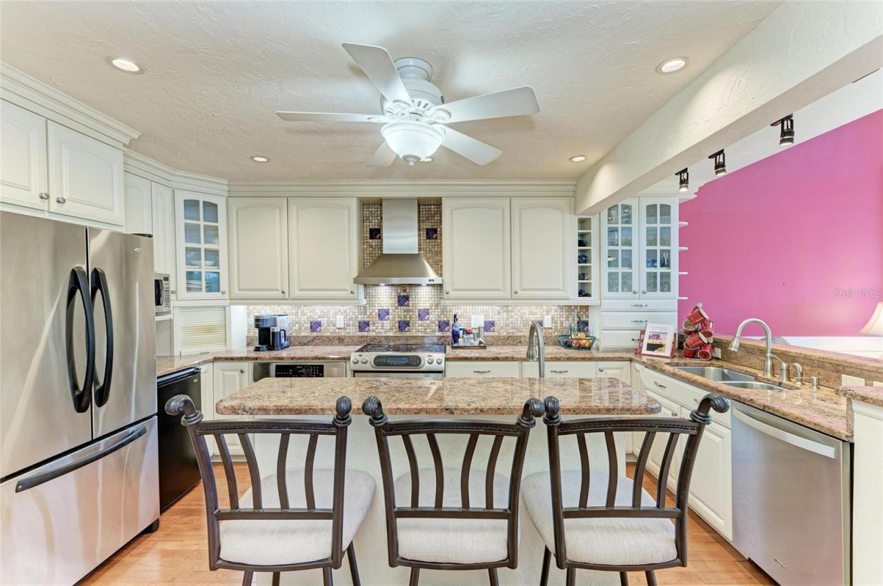 12 Tidy Island Boulevard, Bradenton, FL 34210 Photo