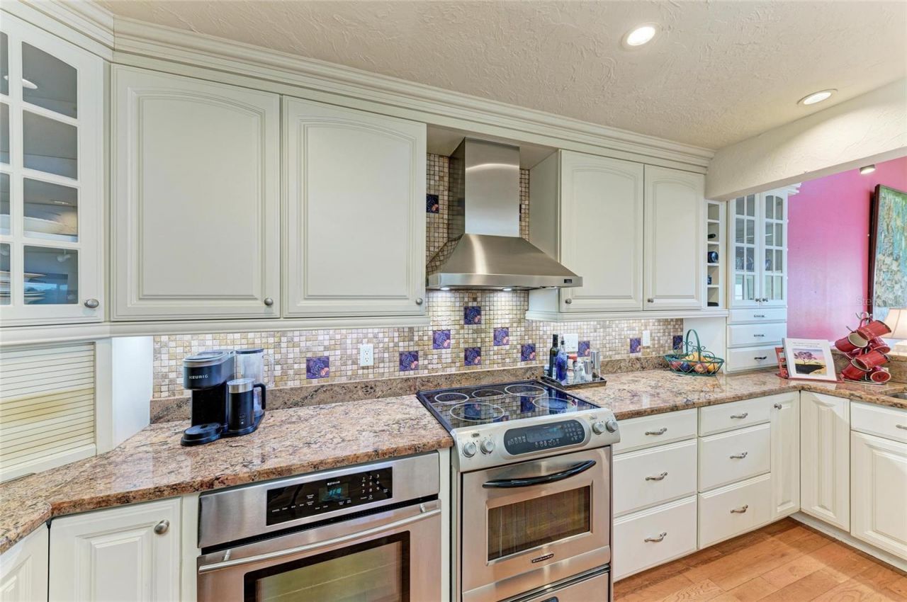 12 Tidy Island Boulevard, Bradenton, FL 34210 Photo